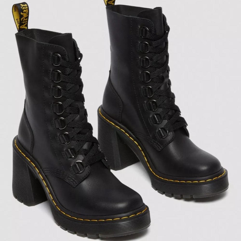 CHESNEY LEATHER FLARED HEEL LACE UP BOOTS size 8
